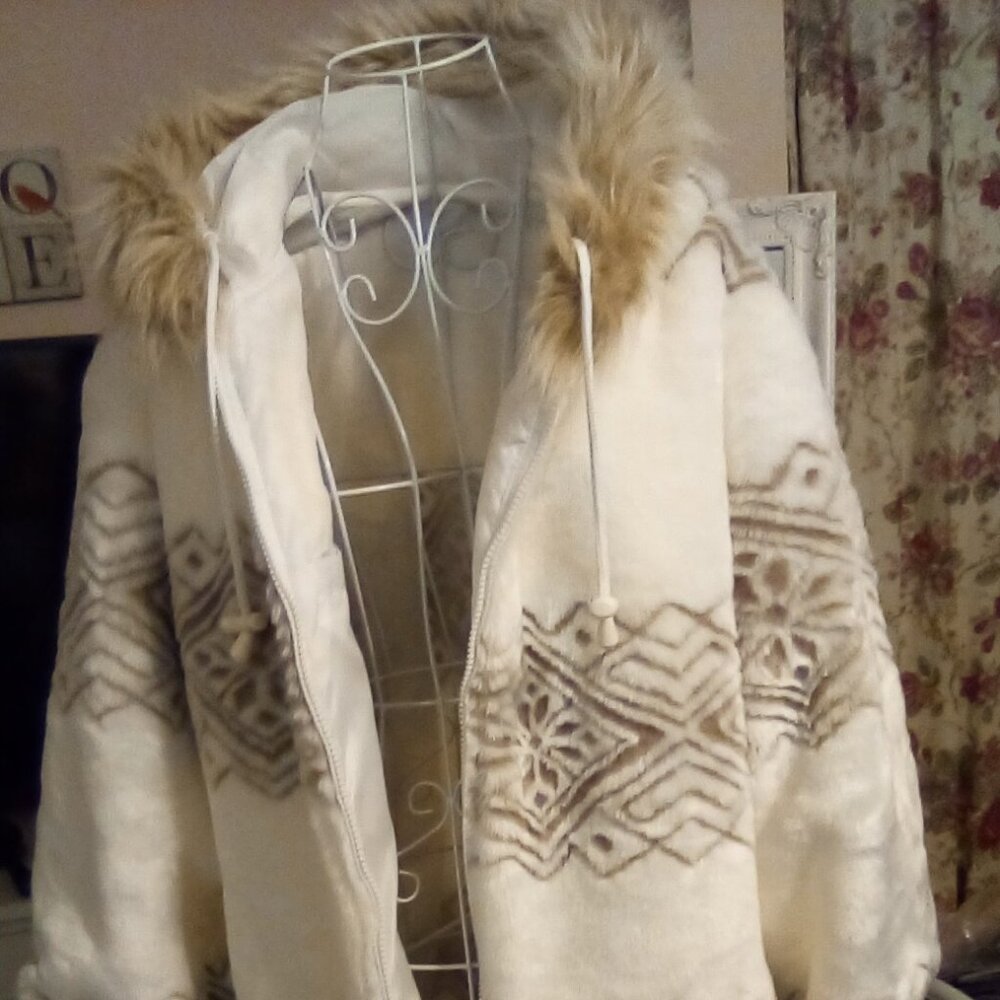 Woman Within Faux Fur Coat, sz 2x, Ivory 2/tan Nordic pattern
